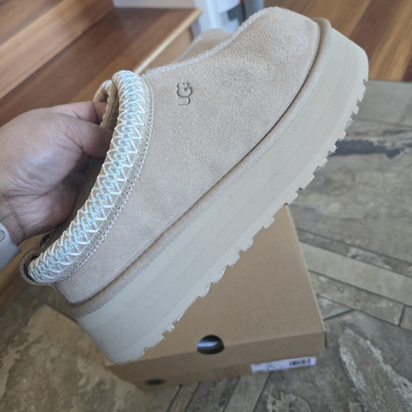 UGG Tazz Sand WSize 7 - Picture 3 of 5